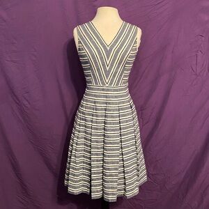 Tommy Hilfiger Navy/White/Gold Striped V-Neck Fit-and-Flare Midi Dress. Size 6.